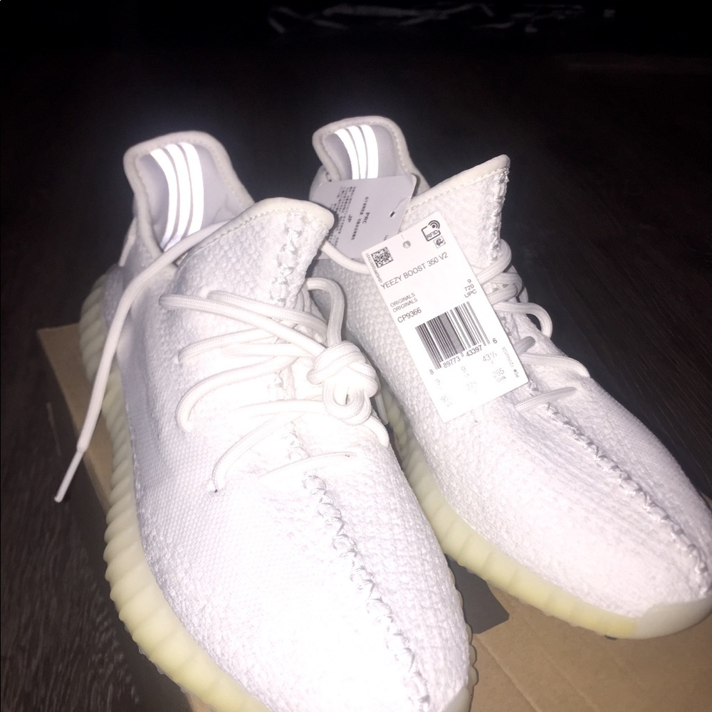 Yeezy boost 350 v2 Brand New 100% Legit